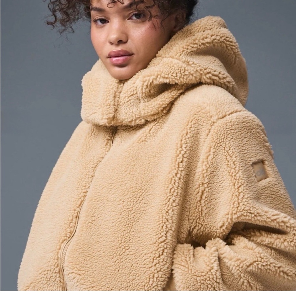 NWT Alo Foxy Sherpa Jacket - Camel color size M